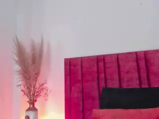 EmilyWatsonn's Live Sex Cam Show