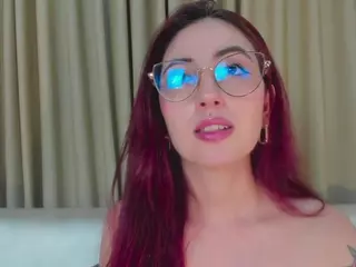 EmilyWatsonn's Live Sex Cam Show