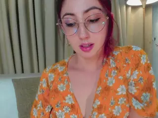 EmilyWatsonn's Live Sex Cam Show