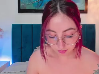 EmilyWatsonn's Live Sex Cam Show