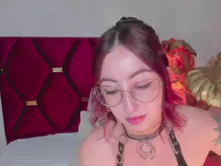 EmilyWatsonn's Live Sex Cam Show