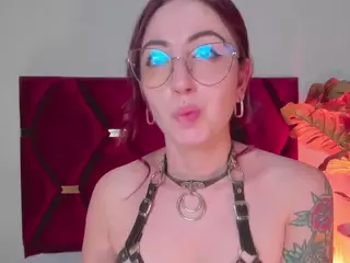 EmilyWatsonn's Live Sex Cam Show
