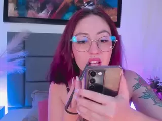 EmilyWatsonn's Live Sex Cam Show