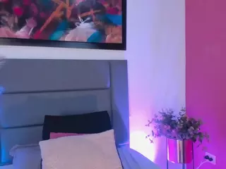 EmilyWatsonn's Live Sex Cam Show