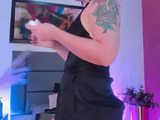 EmilyWatsonn's Live Sex Cam Show