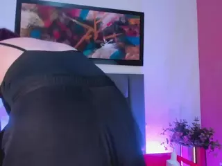 EmilyWatsonn's Live Sex Cam Show