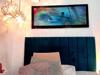 EmilyWatsonn's Live Sex Cam Show