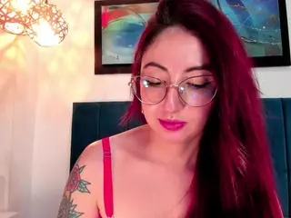 EmilyWatsonn's Live Sex Cam Show