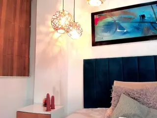 EmilyWatsonn's Live Sex Cam Show