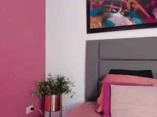 EmilyWatsonn's Live Sex Cam Show