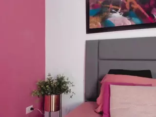 EmilyWatsonn's Live Sex Cam Show