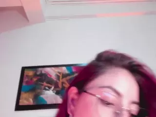EmilyWatsonn's Live Sex Cam Show