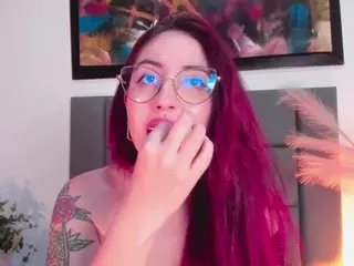EmilyWatsonn's Live Sex Cam Show