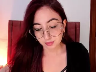 EmilyWatsonn's Live Sex Cam Show