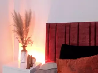 EmilyWatsonn's Live Sex Cam Show