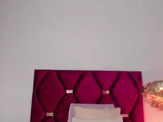 EmilyWatsonn's Live Sex Cam Show