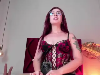 EmilyWatsonn's Live Sex Cam Show