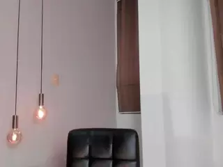 EmilyWatsonn's Live Sex Cam Show