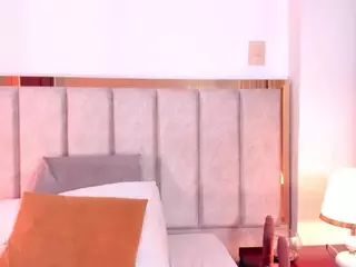 EmilyWatsonn's Live Sex Cam Show