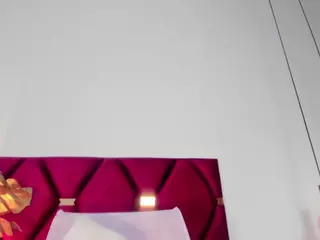 EmilyWatsonn's Live Sex Cam Show