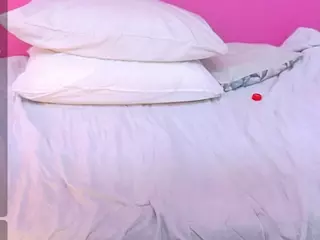LITTLE MIAKAELA's Live Sex Cam Show