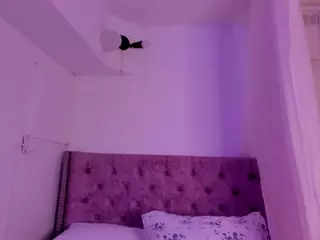 Laura Bonnet's Live Sex Cam Show