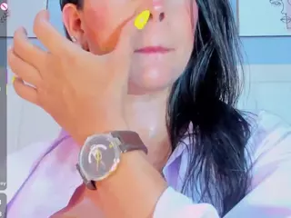 AlanaQuispe's Live Sex Cam Show