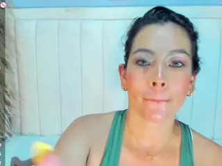 AlanaQuispe's Live Sex Cam Show