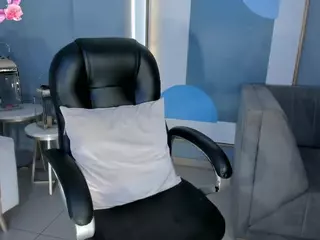 AlessaRomero's Live Sex Cam Show