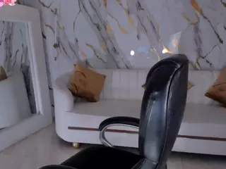 AlessaRomero's Live Sex Cam Show