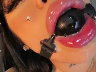 Rouse-hallberg's Live Sex Cam Show