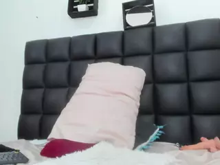 SABRINA-MED's Live Sex Cam Show
