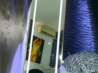 monnyque's Live Sex Cam Show