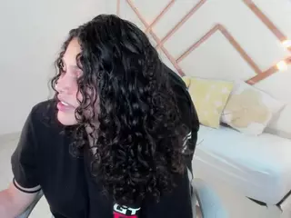 serafina_bianchi's Live Sex Cam Show