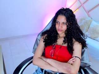 Live cam show with serafina_bianchi