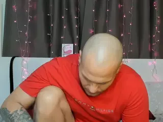 SerenaLovesRyan's Live Sex Cam Show
