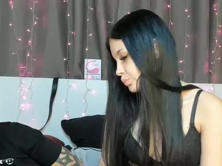 SerenaLovesRyan's Live Sex Cam Show