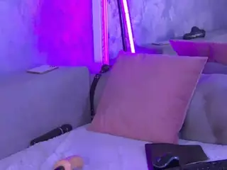 BambiKayy's Live Sex Cam Show