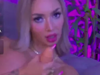 BambiKayy's Live Sex Cam Show
