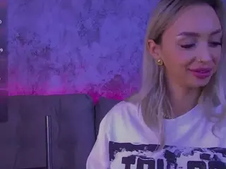 BambiKayy's Live Sex Cam Show