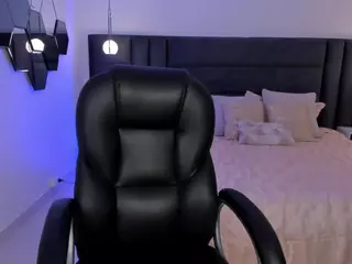EloisaOlivero's Live Sex Cam Show
