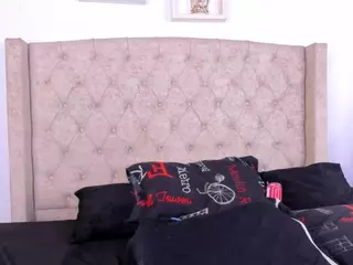 nataliacollislim's Live Sex Cam Show