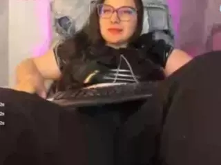 Roxxanne-Bail's Live Sex Cam Show