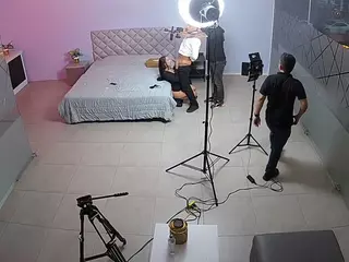 voyeurcam jb room 1's Live Sex Cam Show