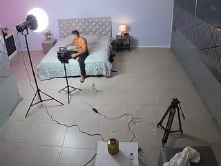 voyeurcam jb room 1's Live Sex Cam Show