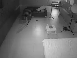 voyeurcam jb room 3's Live Sex Cam Show