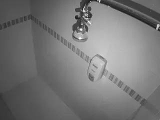 voyeurcam jb shower 16's Live Sex Cam Show