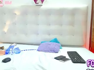 Milf Juliette's Live Sex Cam Show