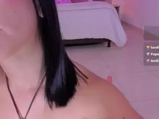 VioletaOficial's Live Sex Cam Show