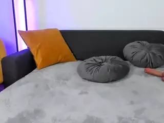 reynnna1's Live Sex Cam Show